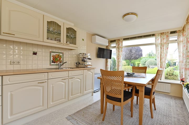 Photo 16 of Delftsestraatweg 174