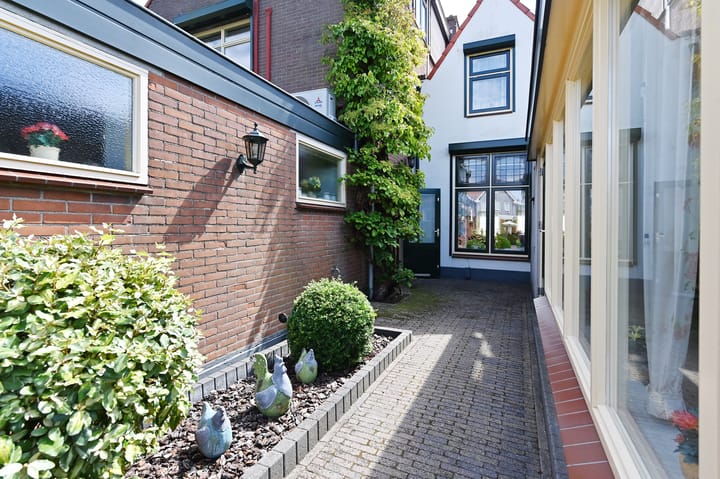 Photo 26 of Delftsestraatweg 174