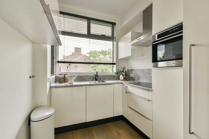 Foto 10 van Herman Robbersstraat 94-D