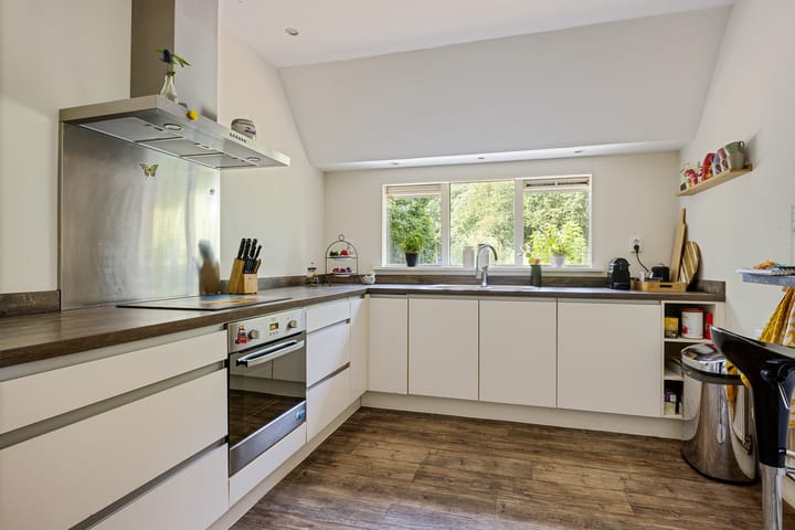 Photo 12 of Hoofdweg 10