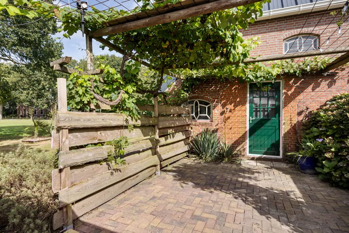 Photo 51 of Hoofdweg 10