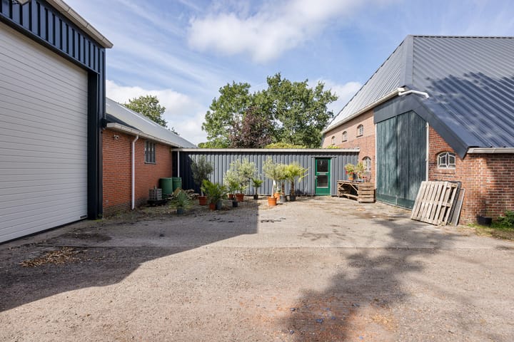 Photo 58 of Hoofdweg 10