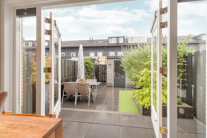 Foto 44 van Februaristraat 11