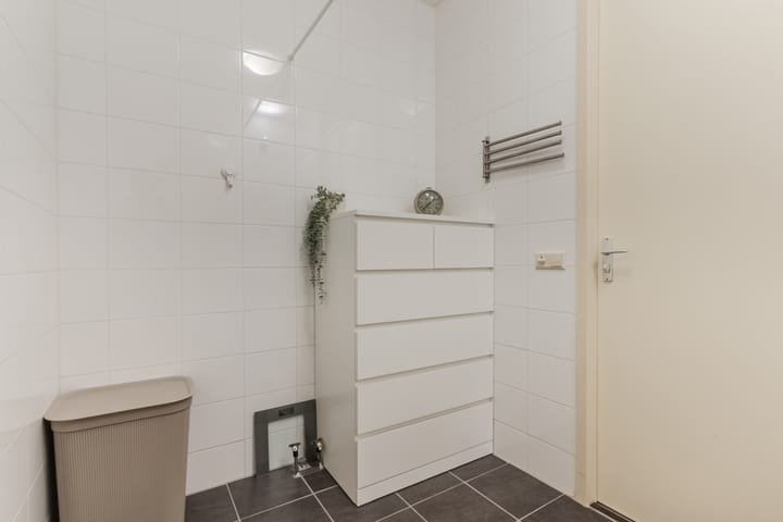 Foto 21 van Professor de Moorplein 495