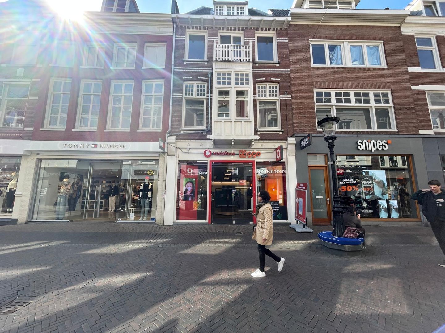 View photo 1 of Lange Elisabethstraat 26