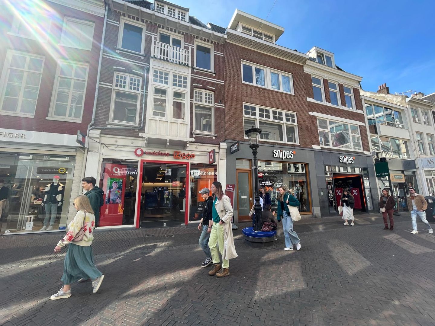 View photo 2 of Lange Elisabethstraat 26