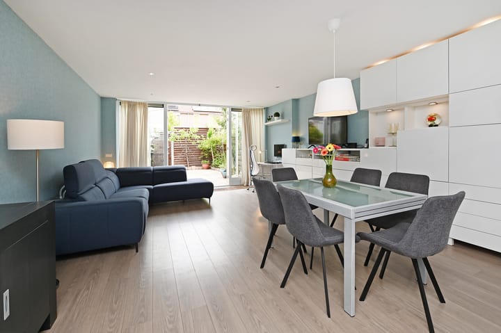 Foto 2 van Vrouwenmantel 13