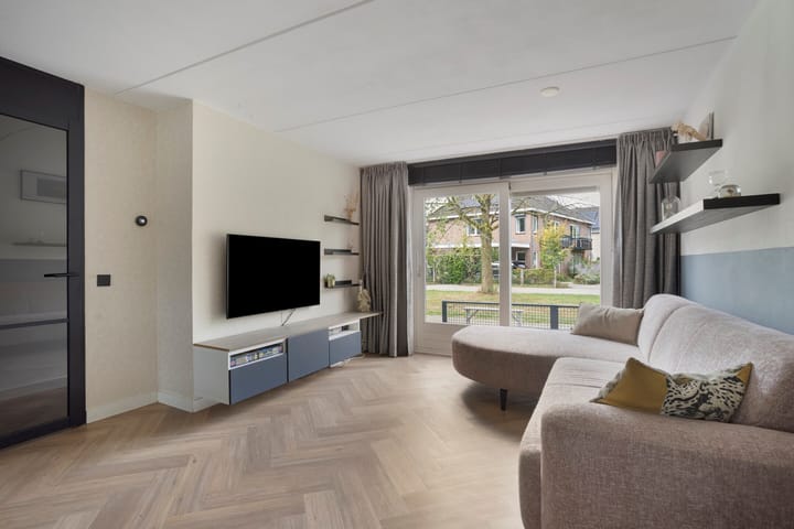 Photo 4 of Diederik van Lentlaan 28