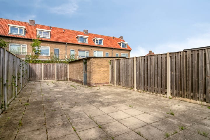 Foto 2 van De Ruyterstraat 79