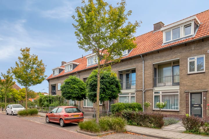 Foto 24 van De Ruyterstraat 79