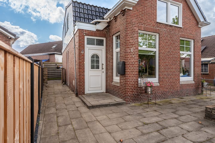 Foto 6 van Burgemeester Mr. H.J. Engelkens-laan 6