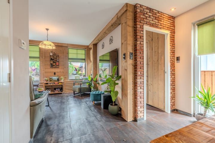 Foto 9 van Burgemeester Mr. H.J. Engelkens-laan 6