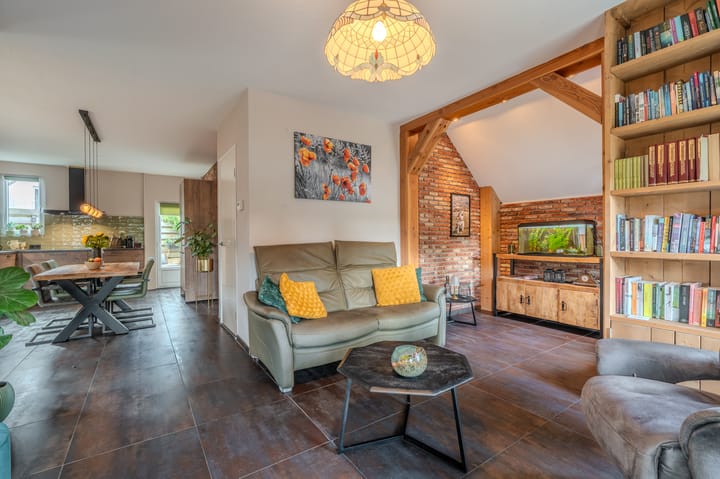 Foto 15 van Burgemeester Mr. H.J. Engelkens-laan 6