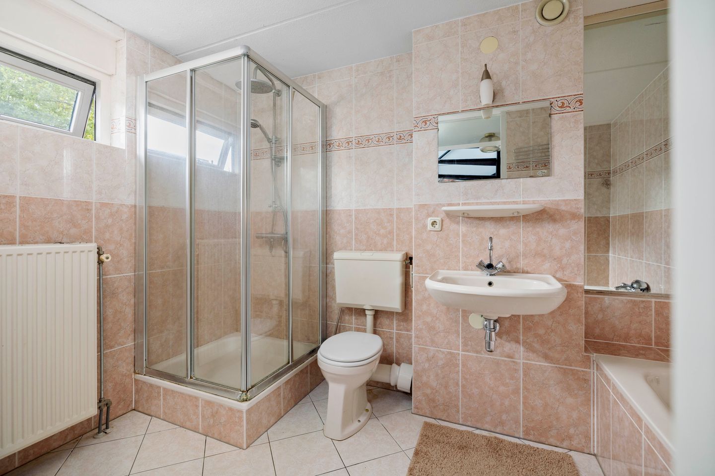 Photo 20 of Bernard Zweersstraat 23