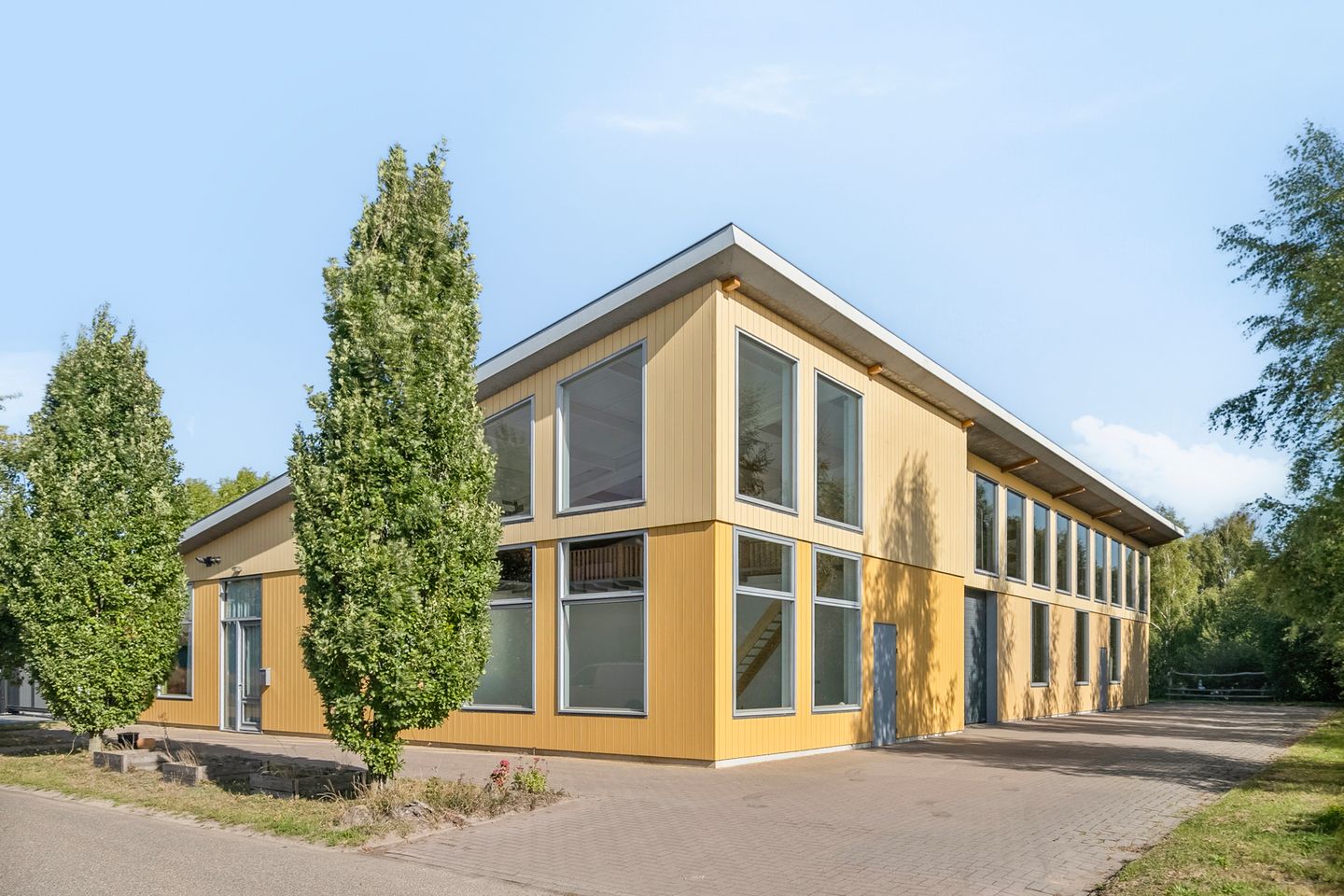 View photo 1 of Eeser Hout 16