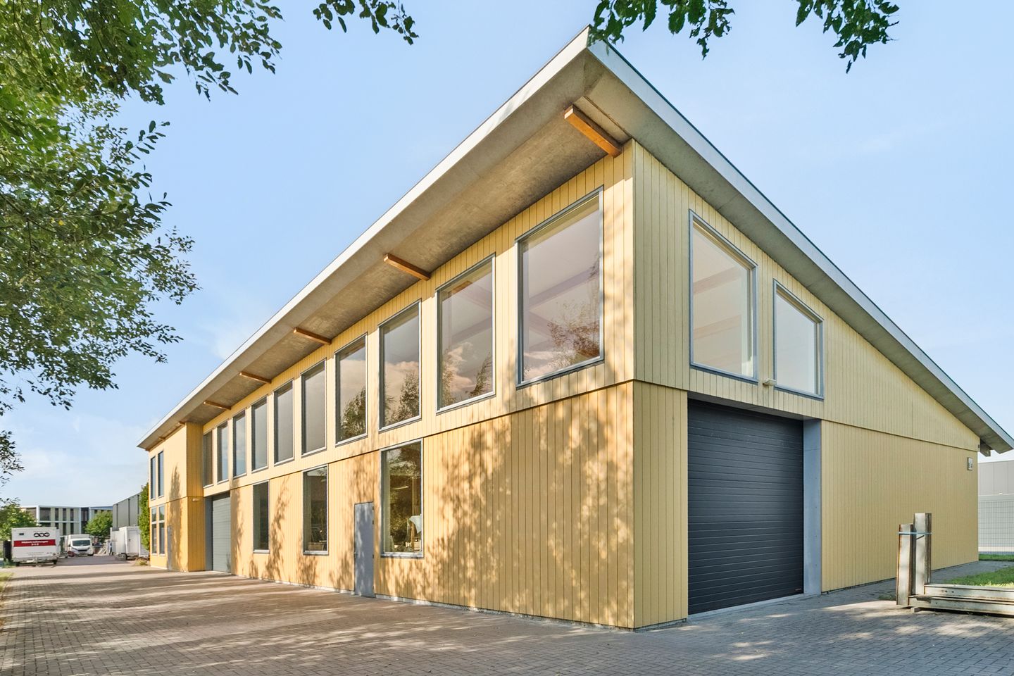 View photo 4 of Eeser Hout 16