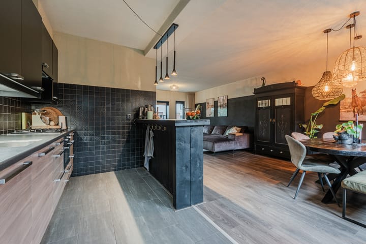 Photo 16 of Curiestraat 46