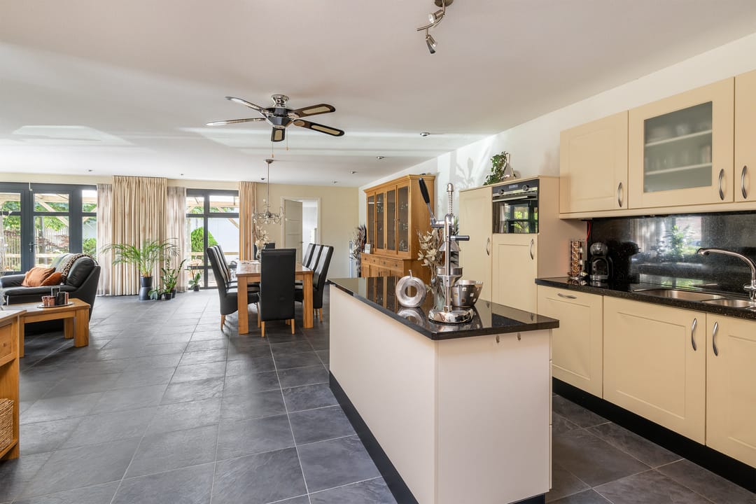 Photo 11 of Leenman 8