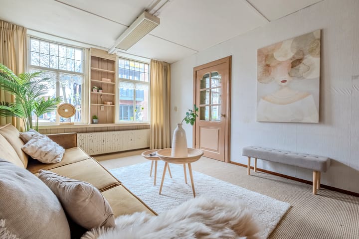 Foto 5 van Warmoesstraat 12