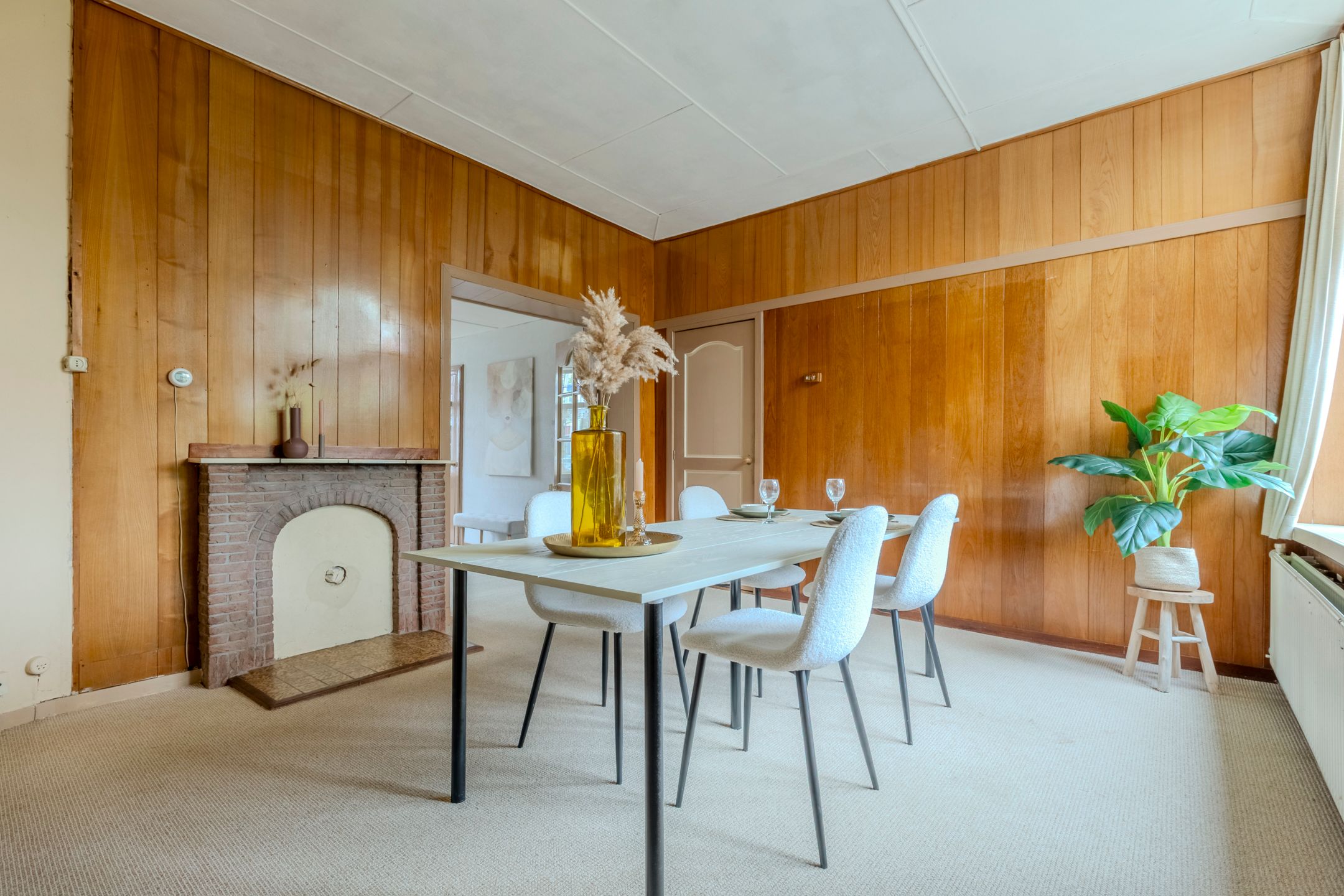 Photo 9 of Warmoesstraat 12