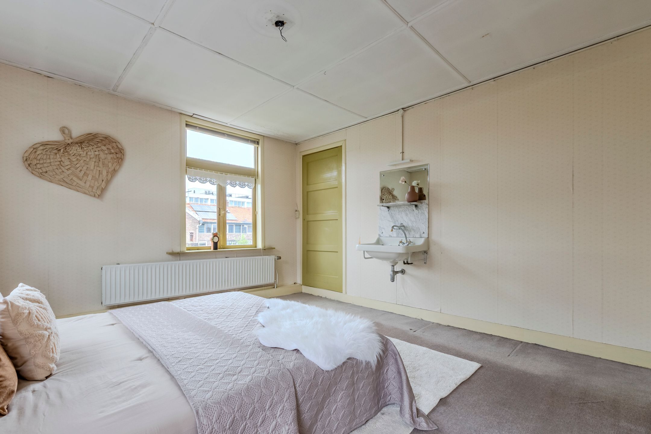 Photo 33 of Warmoesstraat 12