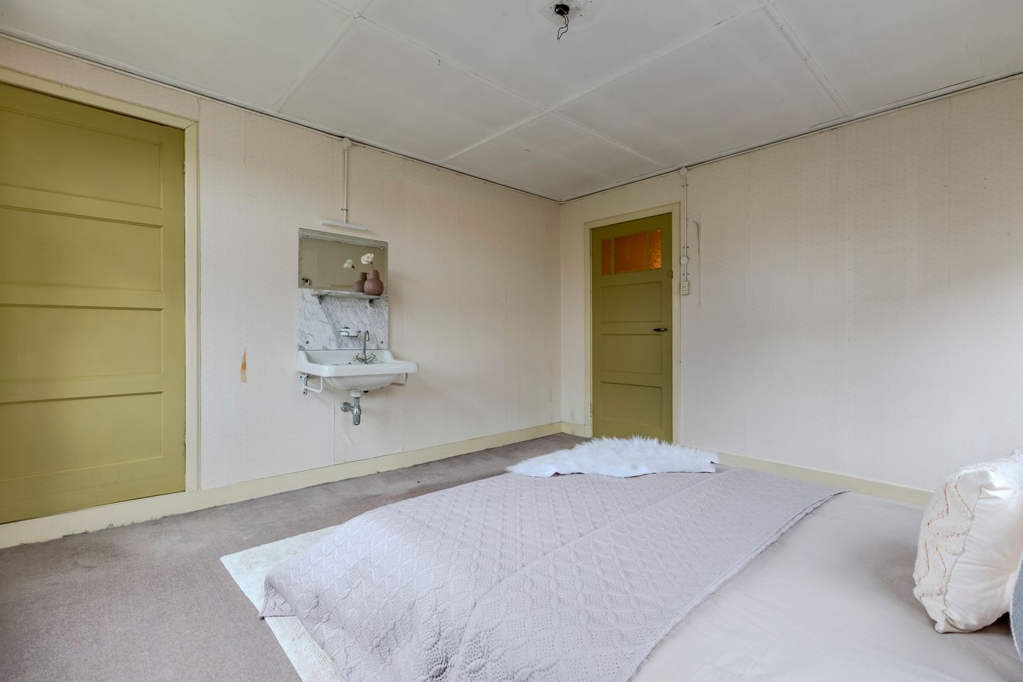 Photo 34 of Warmoesstraat 12