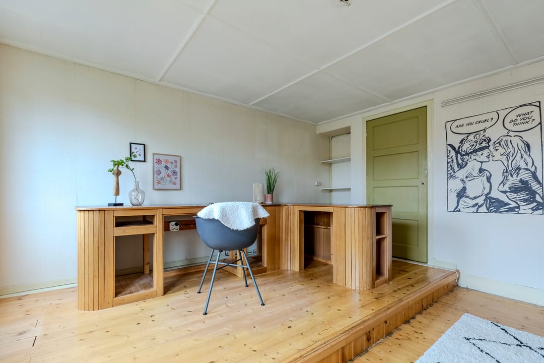 Photo 37 of Warmoesstraat 12