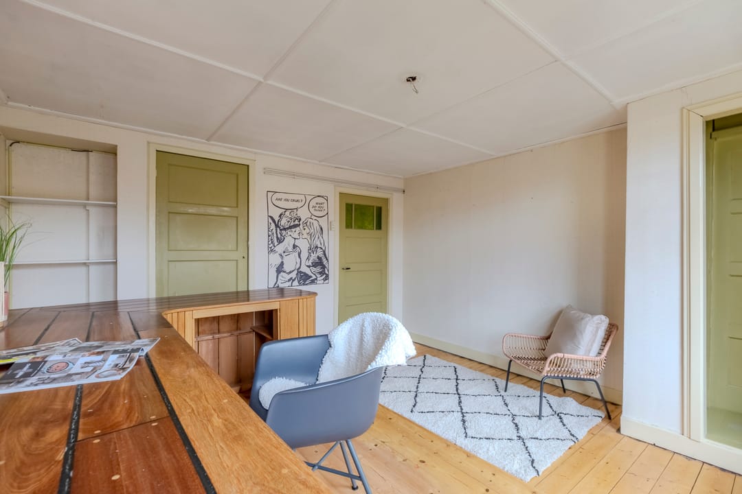 Photo 38 of Warmoesstraat 12