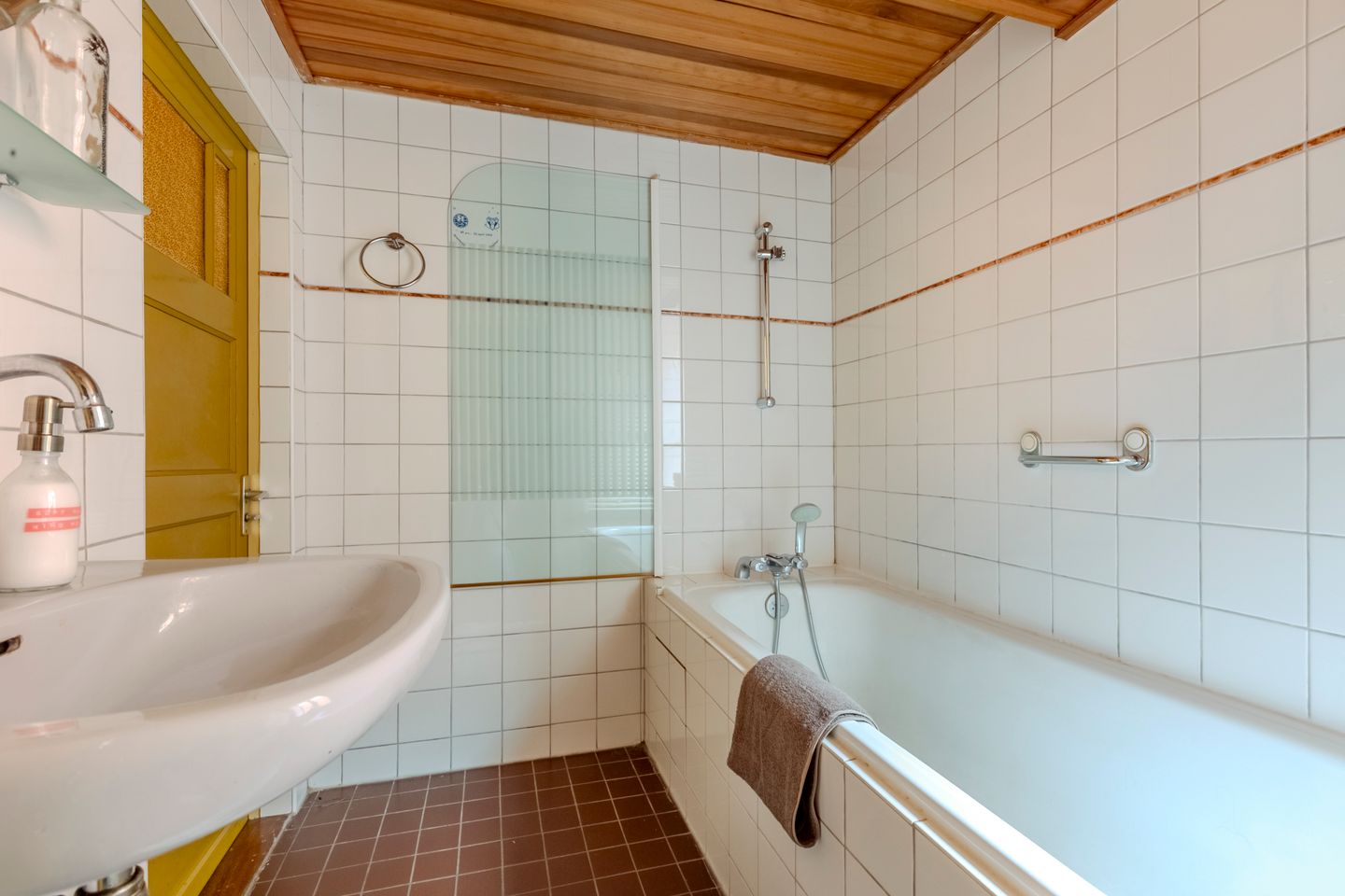 Photo 40 of Warmoesstraat 12