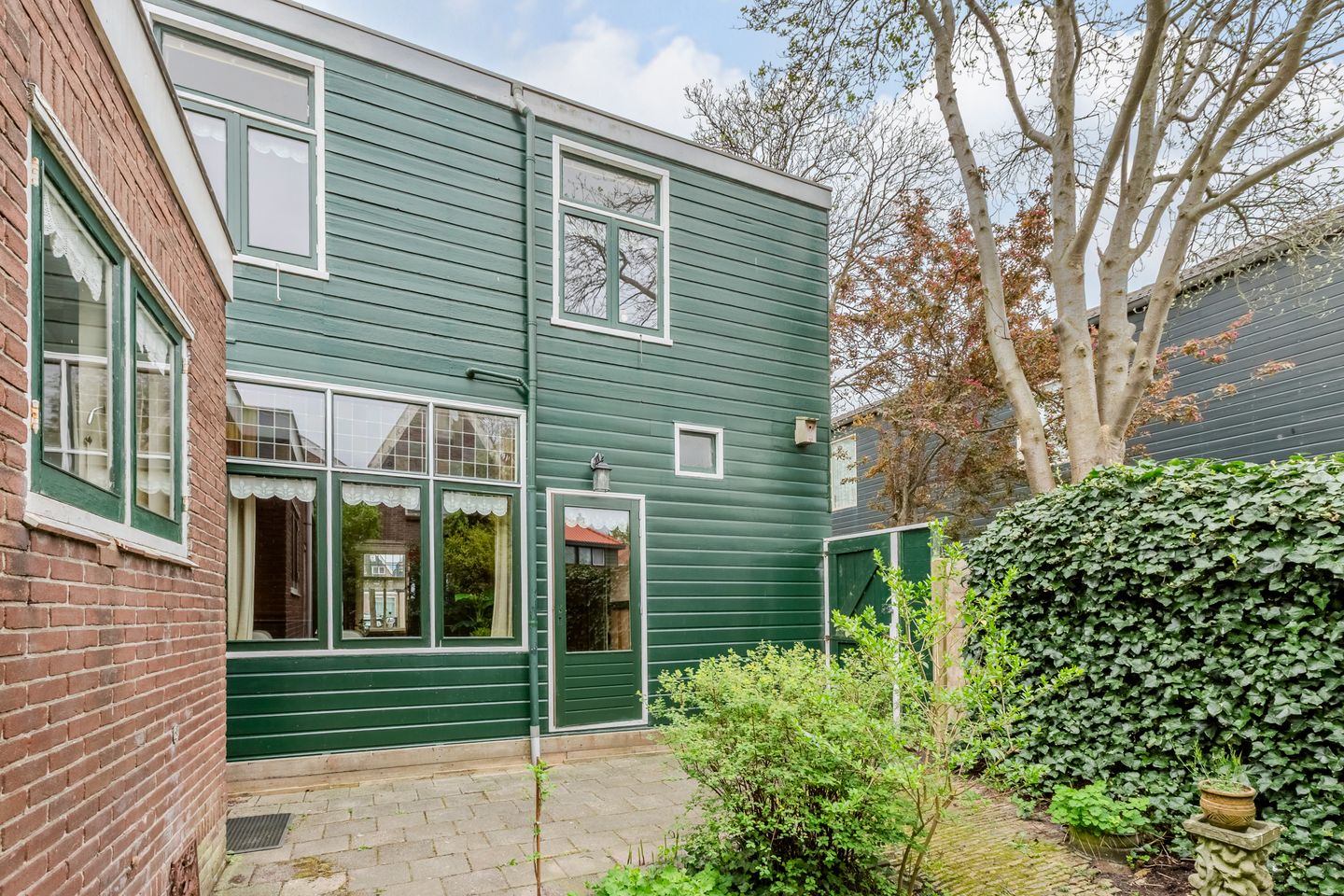 Photo 44 of Warmoesstraat 12