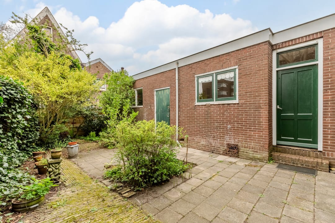 Photo 46 of Warmoesstraat 12