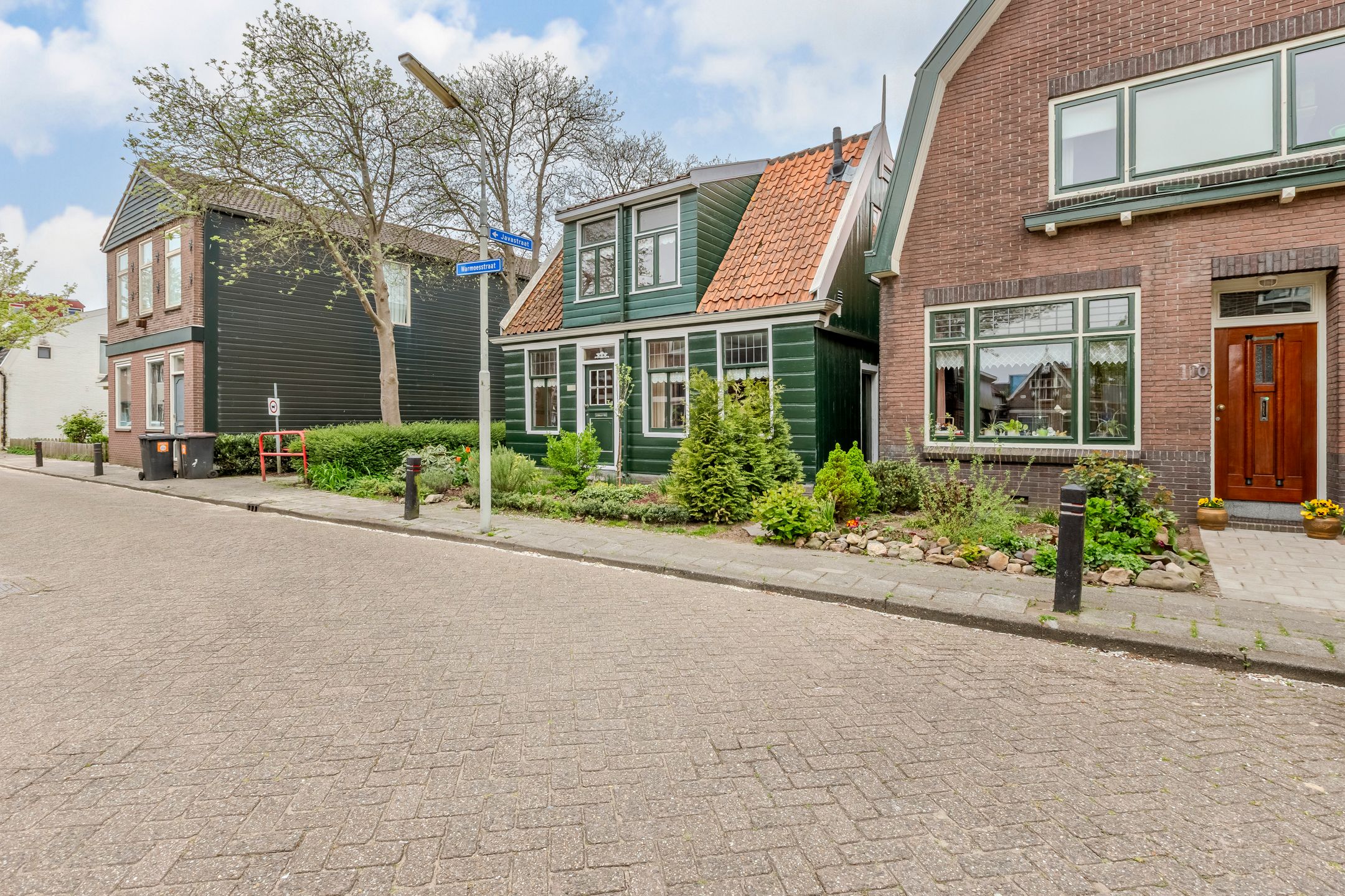 Photo 51 of Warmoesstraat 12