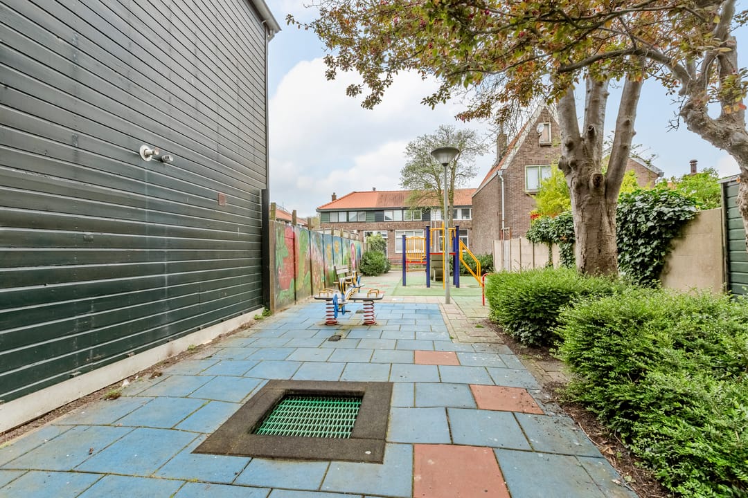 Photo 52 of Warmoesstraat 12