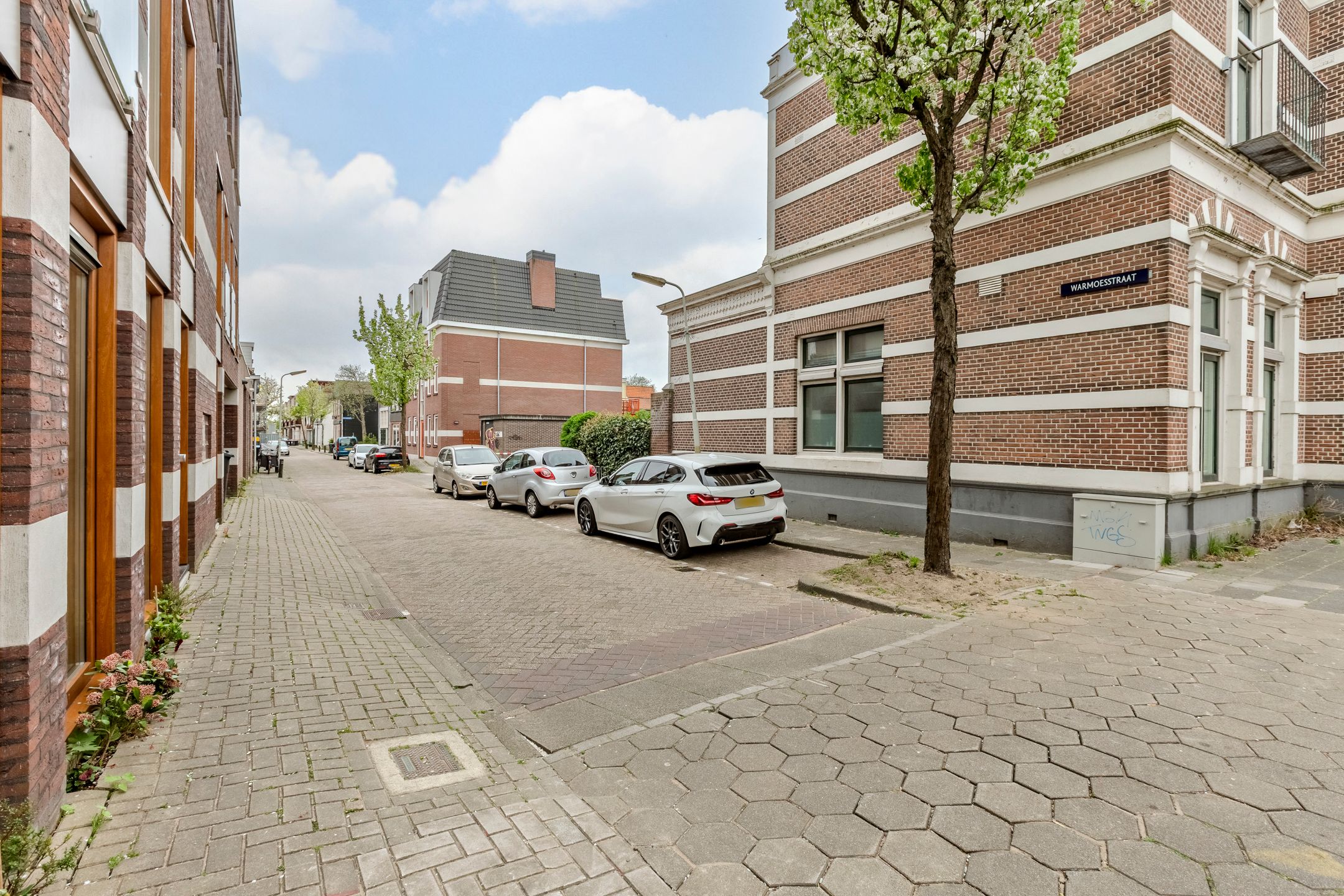 Photo 54 of Warmoesstraat 12