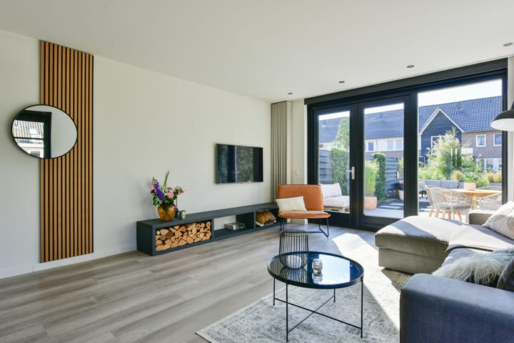 Photo 3 of Wilgenroos 2