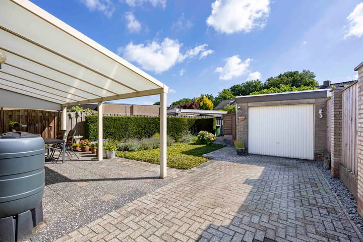 Photo 3 of Pieter de Hooghstraat 9