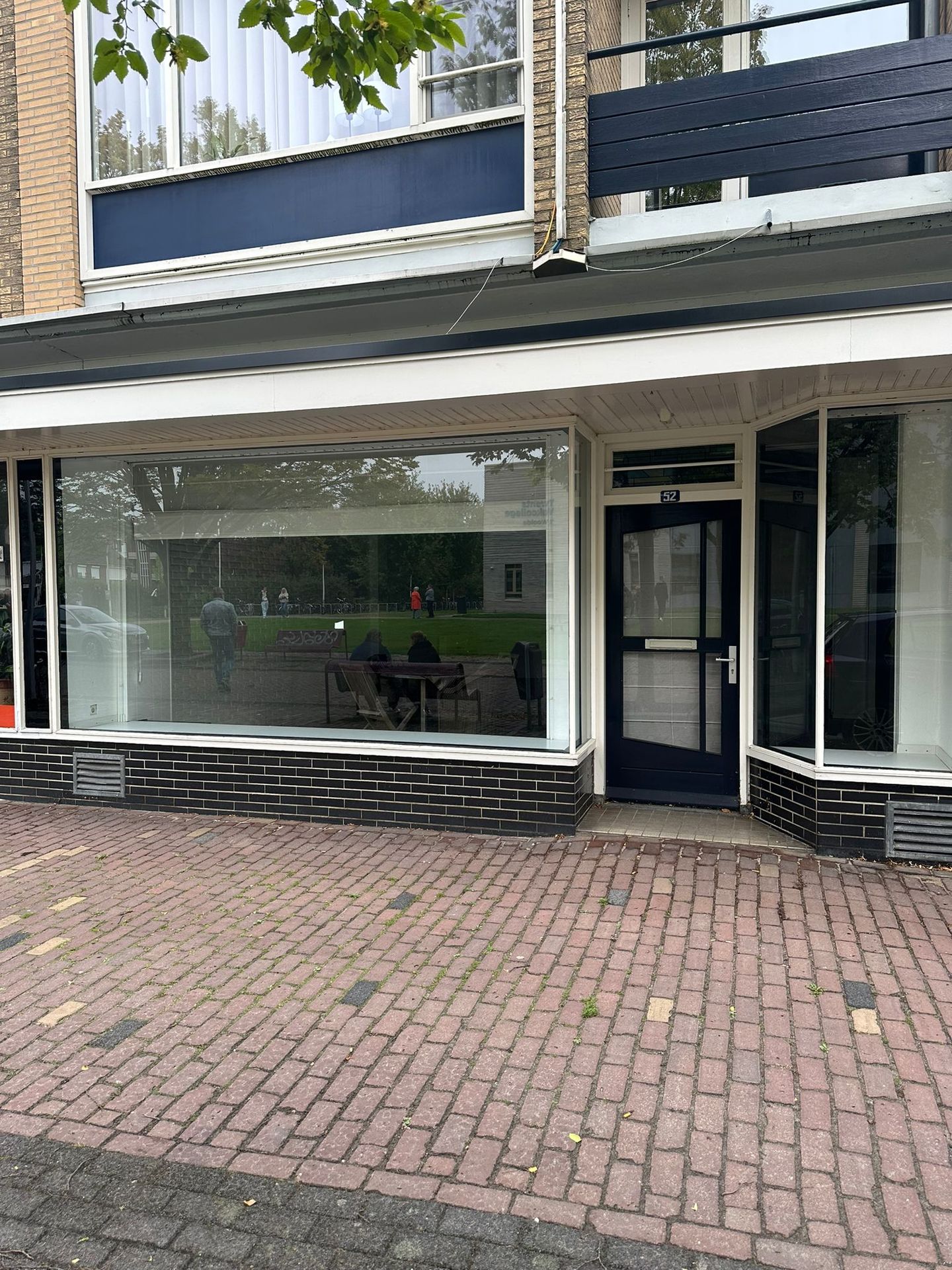 Bekijk foto 2 van Bandoengstraat 52