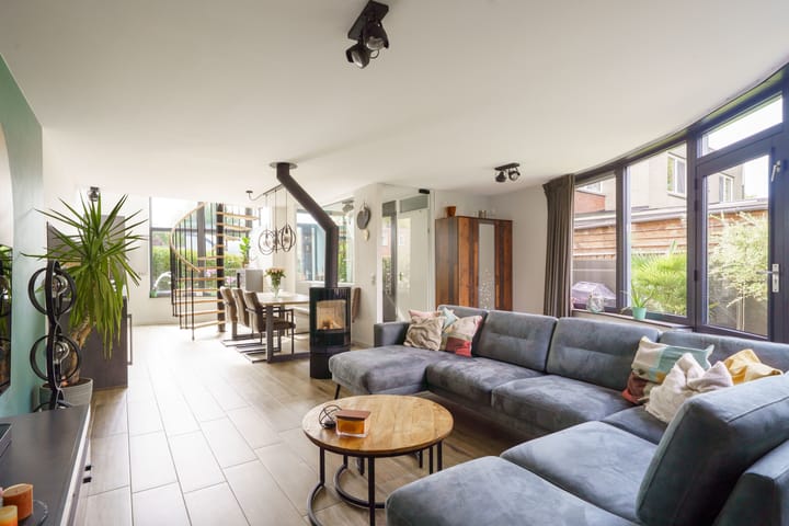 Foto 2 van James Stewartstraat 95