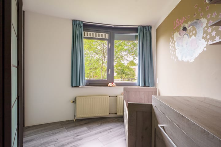 Foto 28 van James Stewartstraat 95