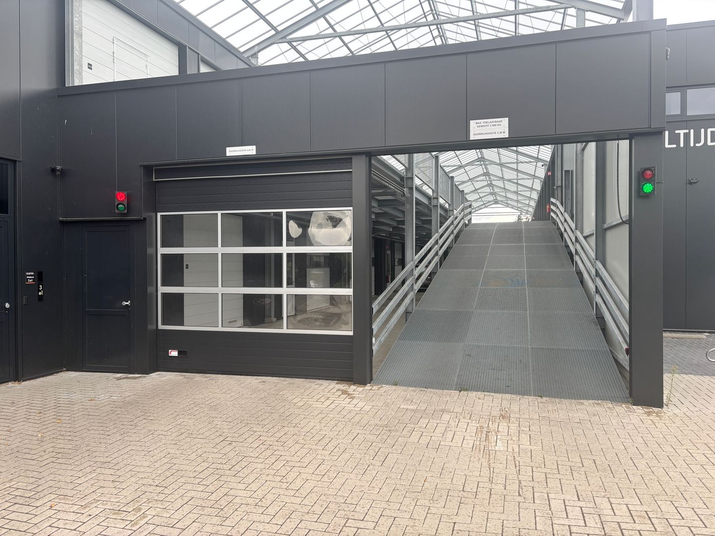 Bekijk foto 2 van Rijksstraatweg 3-e20