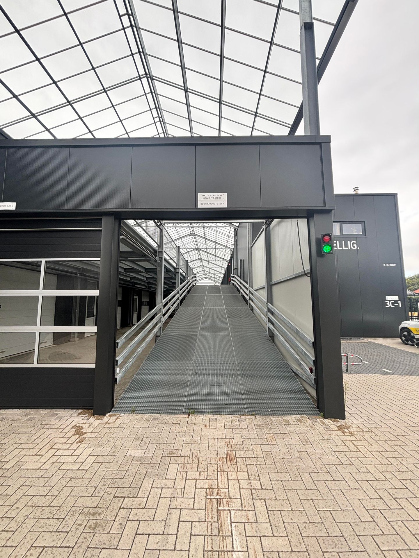 Bekijk foto 3 van Rijksstraatweg 3-e20