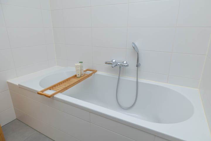 Foto 42 van Kroepnevel 25