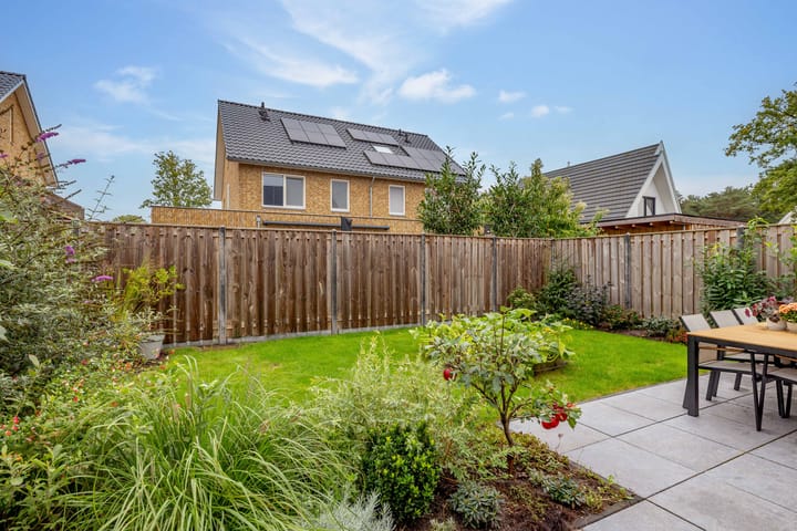 Foto 49 van Kroepnevel 25