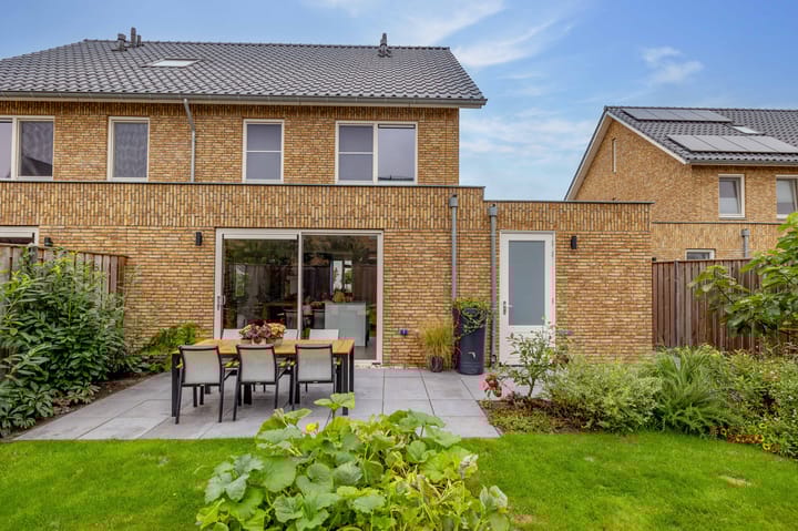 Foto 50 van Kroepnevel 25