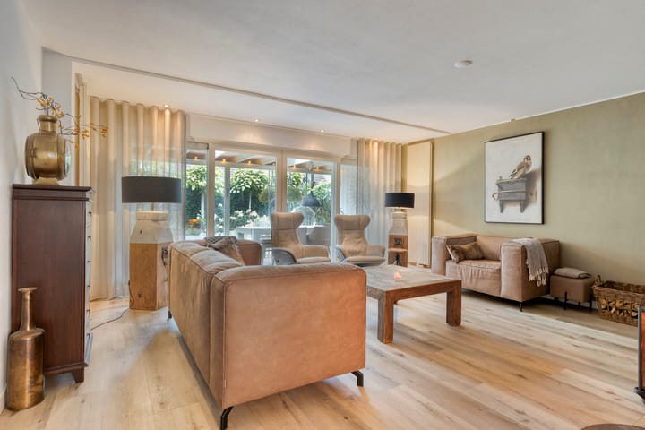 Photo 2 of Zevenblad 30