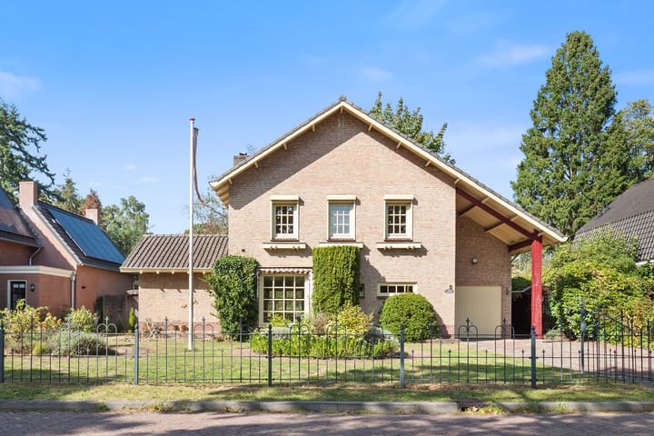 Photo 1 of Zuidoosterlaan 3