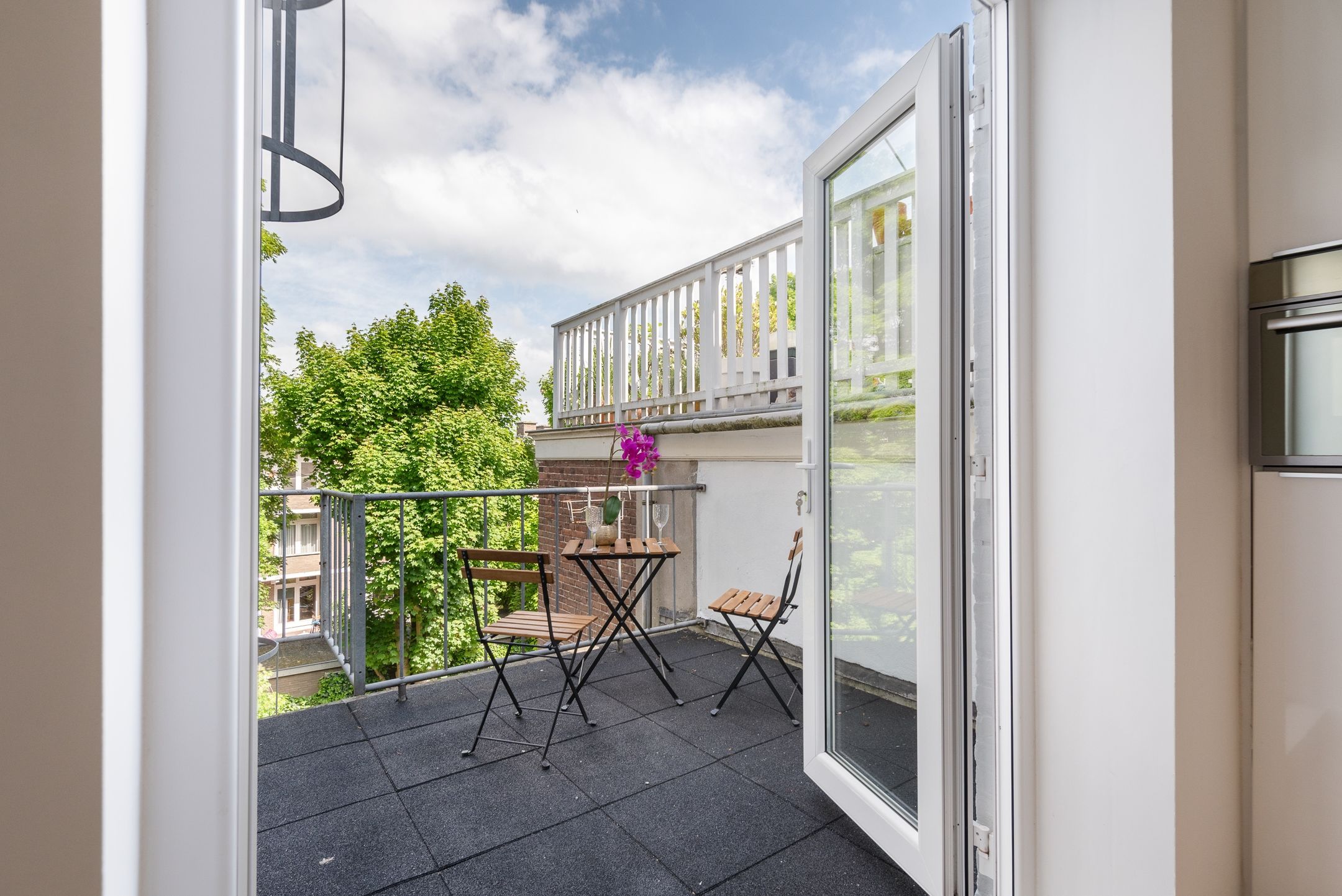 Photo 3 of Emmastraat 14-E