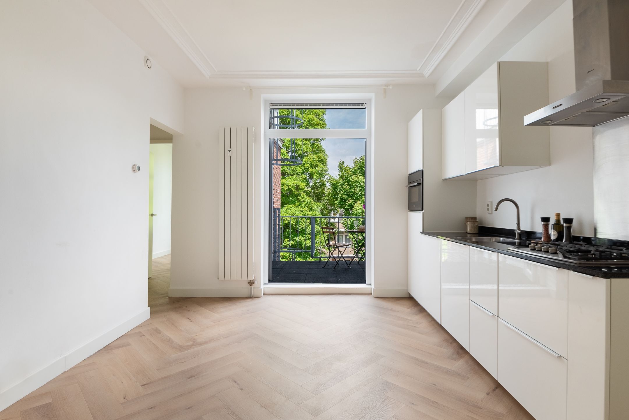 Photo 12 of Emmastraat 14-E