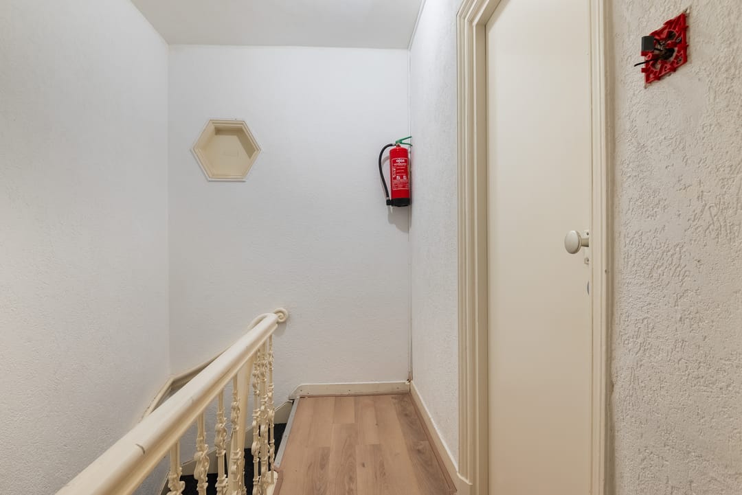 Photo 13 of Emmastraat 14-E