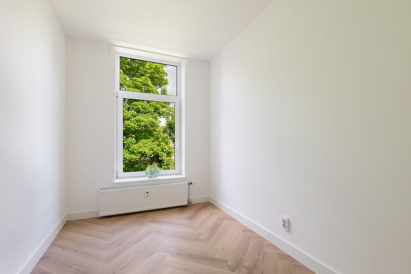 Photo 14 of Emmastraat 14-E